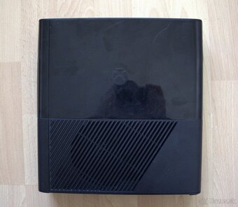 Predám Xbox 360 E 250GB - 3