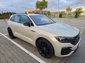 Volkswagen Touareg R-Line 3.0 tdi - 3