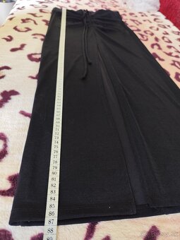 Ľahká, nekrčivá letná sukňa Bershka, veľ. S - 3