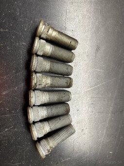 zetor major stifty na predné kolesa - 3