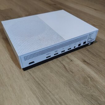 Xbox One S 1TB, ovládač, hry - 3