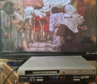 HiFi stereo Panasonic VHS-CD-DVD videorekordér - 3