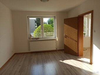 Prenájom 1,5 - izbový byt s lodžiou. - 3