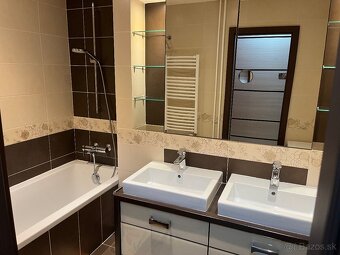 Prenájom - 3 izb. zariadený byt Laca Novom. KE-staré mesto - 3