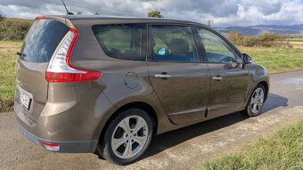 Renault Grand Scenic III 2009 7 miest - 3