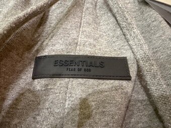 Essentials kratasy - 3