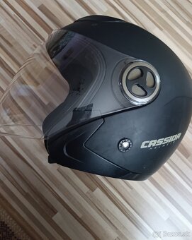 Prilba na motorku - 3