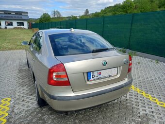 Škoda Octavia 1,6 benzín - 3