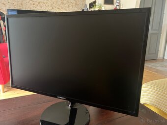 24” LED Monitor SAMSUNG S24F350FHU - 3