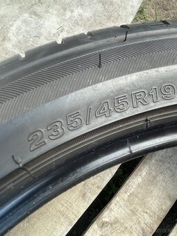 Bridgestone 235/45 R19 2x=70e - 3