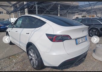 Tesla model Y long range dual motor modelovy rok 2023 - 3