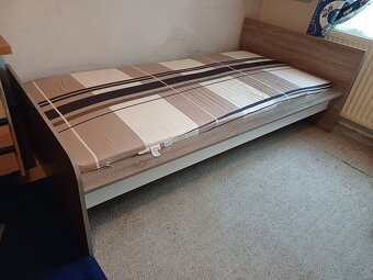 Postel s roštom a matracom - 3