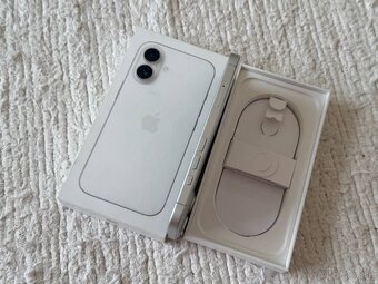 iPhone 16 128GB - 3