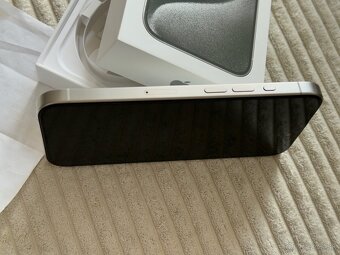 iPhone 15 Pro 256GB Silver - 3