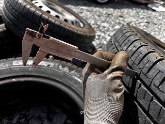 Gumy 4 a dve obuté 205/65 R16C Michelin - 3