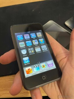 Zbiarka Apple iPod touch / iPad - 3