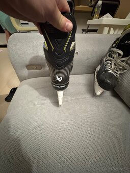 Bauer Supreme M 30 - 3