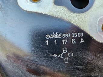 predna kapota mercedes c a2058870303 - 3