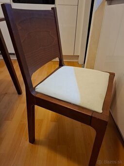 Predám dreveny stol a 4 stolicky - 3