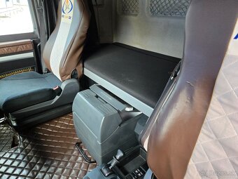 Man TGX 18 440, náves Schmitz - 3