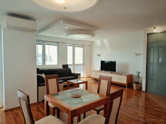 2-izbový byt s dvoma balkónmi a klimatizáciou - 3