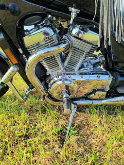 Suzuki VS 700 GL Intruder - 3