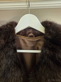 Krasny zachovaly bizamovy kozuch - 3