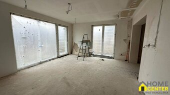 PREDAJ : RODINNÝ DOM, KOMÁRNO - NOVÁ STRÁŹ - 3