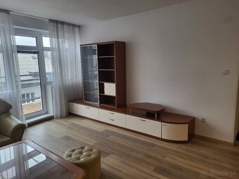 Prenájom 2.izb.bytu pri Hrade, s parkovaním - 3