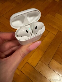 Apple AirPods 2 (2019) - 3