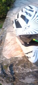 Moto prilba veľkosť L - 3