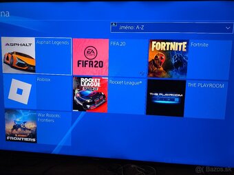 Sony PlayStation 4 slim + 2 ovládače + Fifa20 - 3