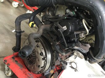 Peugeot expert 2,0 hdi - motor. RH02 - 3