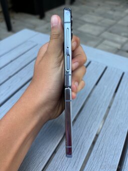 Samsung galaxy z flip 4 - 3
