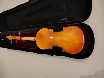 Zánovné 3/4 husle s puzdrom. - 3