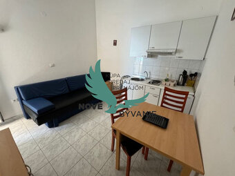 Chorvatsko na predaj: Jedinečný apartmán v Sukošane – Prvý r - 3