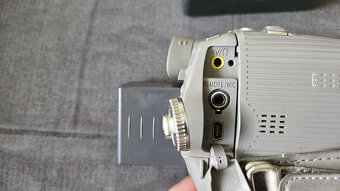 Kvalitná 3CCD digitálna kamera PANASONIC - 3