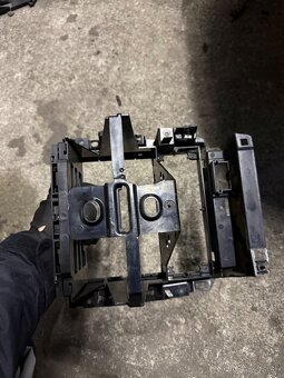 Držiak nápojov golf 4 - 3