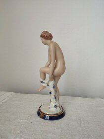 Royal dux akt žena s uterákom porcelánová soška - 3