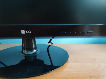 Predám monitor LG - 3