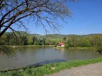 Predaj - rekreácia - Šikovné pozemky pri jazere… - 3