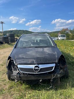 Nabúraná Opel Zafira 2008 1.9tdi - 3