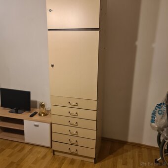 2 skrine samostatné stojace - 3