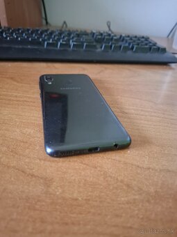 Samsung galaxy a20e - 3