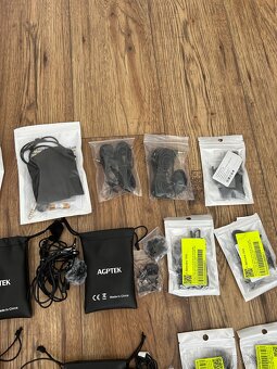 MIX MIKROFONOV+PRISLUŠENSTVA - 3