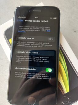 Apple iPhone SE 2020 - 3