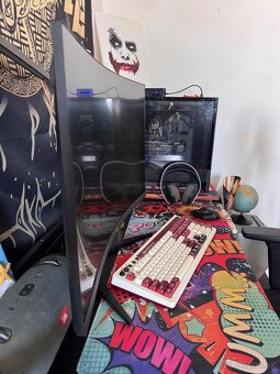 AOC 32” 1920x1080 240hz - 3