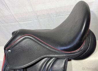 Anglické drezurní sedlo černé se třmeny SLEVA - 3