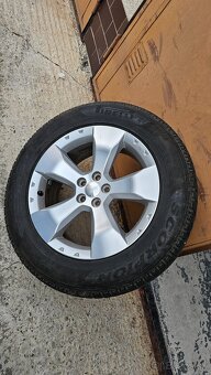 Zimne pneu Pireli na r17 alu diskoch - 3