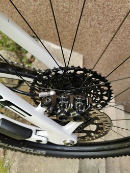 Horsky bicykel celoodpruzeny carbon ram L pneu 29 - 3